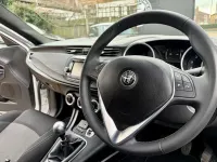 Used Alfa Romeo Giulietta 120 HP (88 kW) 2019 White Hatchback