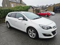 Used Vauxhall Astra SRi 2014 White Estate