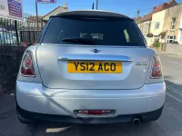 Usado Mini Cooper Hatch 122 CV (89 kW) 2012 Plateado Utilitario