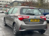 Used Toyota Yaris 100 HP (73 kW) 2018 Bronze Hatchback