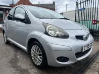 Used Toyota Aygo Platinum 68 HP (50 kW) 2010 Silver Hatchback