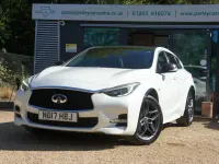 Used Infiniti Q30 Sport Tech 170 HP (125 kW) 2017 White Hatchback