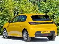 Used Peugeot 208 Active 100 HP (73 kW) 2020 Yellow Hatchback