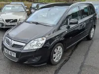 Begagnad Vauxhall Zafira Elite 110 HK (80 kW) 2010 Svart Minibuss