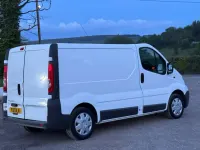 Gebraucht Vauxhall Vivaro 2011 Weiß Van / Kleinbus