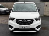 Second-hand Vauxhall Combo Sportive 100 CP (73 kW) 2019 Alb Van