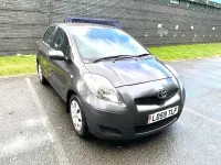 Używany Toyota Yaris 101 KM (74 kW) 2009 Szary Hatchback