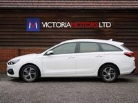 Used Hyundai i30 SE 2022 White Estate