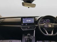 Begagnad Seat Leon SE Dynamic 116 HK (85 kW) 2023 Grå Kombi