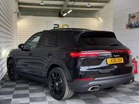 Used Porsche Cayenne 462 HP (339 kW) 2020 Black SUV