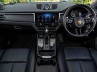 Used Porsche Macan 265 HP (194 kW) 2022 White SUV