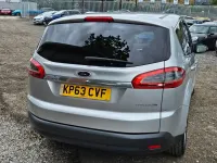 Usado Ford S-MAX Titanium 140 CV (102 kW) 2013 Plateado Monovolumen
