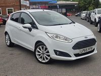Used Ford Fiesta Titanium 100 HP (73 kW) 2016 White Hatchback