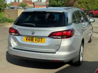 Używany Vauxhall Astra Design Edition 2018 Srebrny Kombi