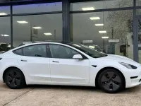 Usado Tesla Model 3 Standard Range Plus 239 kW (325 HP) 2020 Branco Sedan