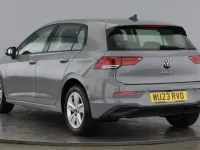 Usado VW Golf VIII Life 150 HP (110 kW) 2023 Cinzento Citadino
