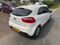 Used Kia Rio 85 HP (62 kW) 2014 White Hatchback