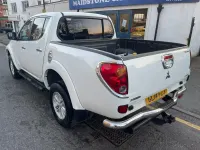Begagnad Mitsubishi L200 175 HK (128 kW) 2014 Vit Pickup