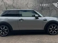 Używany Mini Cooper Exclusive 134 KM (98 kW) 2024 Srebrny Hatchback
