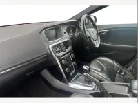 Usado Volvo V40 R-Design Pro 152 CV (111 kW) 2017 Gris Utilitario