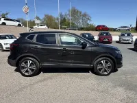 Used Nissan Qashqai N-Connecta 2017 Black SUV