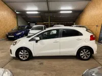 Używany Kia Rio 2015 Biały Hatchback