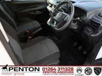 Used Vauxhall Combo 100 HP (73 kW) 2021 White MPV