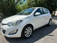 Used Hyundai i20 Active 84 HP (61 kW) 2012 White Hatchback