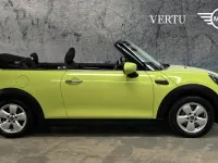 Used Mini Cooper Classic 134 HP (98 kW) 2022 Yellow Hatchback