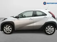 Used Toyota Aygo X PURE 2023 Silver SUV
