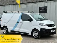 Usado Vauxhall Vivaro 120 HP (88 kW) 2021 Branco Monovolume