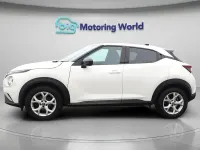 Usado Nissan Juke N-Connecta 114 HP (83 kW) 2022 Branco SUV