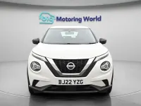 Używany Nissan Juke Acenta 114 KM (83 kW) 2022 Biały SUV