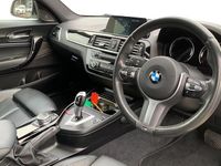 Begagnad BMW 118 Efficient Dynamics 136 HK (100 kW) 2019 Vit Halvkombi