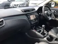Used Nissan Qashqai Tekna 163 HP (119 kW) 2017 Red SUV