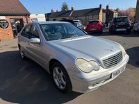 Używany Mercedes C200 Avantgarde 2004 Srebrny Sedan/Limuzyna