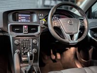 Used Volvo V40 Momentum 122 HP (89 kW) 2018 Grey Hatchback