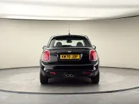 Używany Mini Cooper S Classic 192 KM (141 kW) 2020 Czarny Hatchback