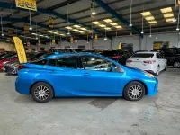 Used Toyota Prius 140 HP (102 kW) 2026 Blue Hatchback