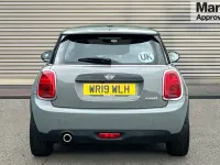 Używany Mini Cooper Classic 136 KM (100 kW) 2019 Szary Hatchback
