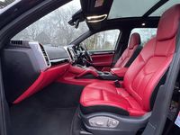 Used Porsche Cayenne 385 HP (283 kW) 2015 Black SUV