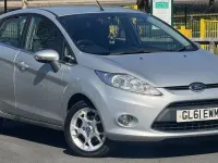 Używany Ford Fiesta Zetec 94 KM (69 kW) 2011 Srebrny Hatchback