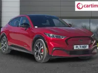Begagnad Ford Mustang Extended Range 351 HK (258 kW) 2022 Röd Halvkombi