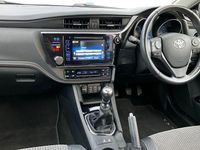 Used Toyota Auris 111 HP (81 kW) 2017 Blue Hatchback