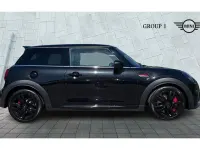 Begagnad Mini John Cooper Works 231 HK (169 kW) 2023 Svart Halvkombi