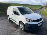 Begagnad Peugeot Partner 131 HK (96 kW) 2019 Vit Minibuss