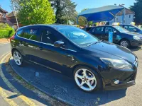 Begagnad Ford Focus Titanium 2014 Svart Kombi