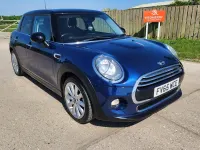 Usado Mini Cooper Hatch 136 CV (100 kW) 2015 Azul Utilitario