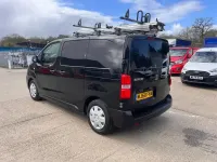 Käytetty Peugeot Expert 2019 Musta Van