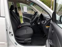 Used Hyundai i10 Active 85 HP (62 kW) 2013 White Hatchback